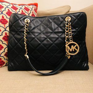 - Michael Kors Susannah Quilted Large Leather tote